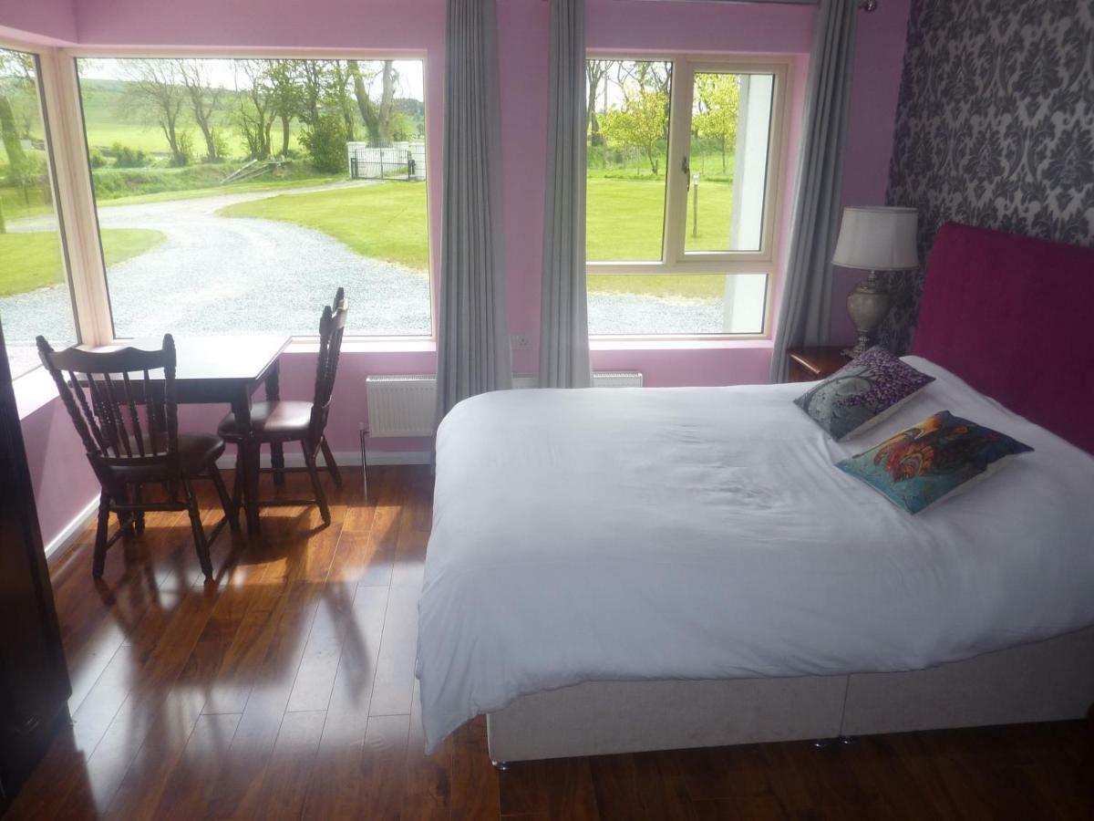 Winter Heights Hotel Aughnagroagh Bridge Buitenkant foto